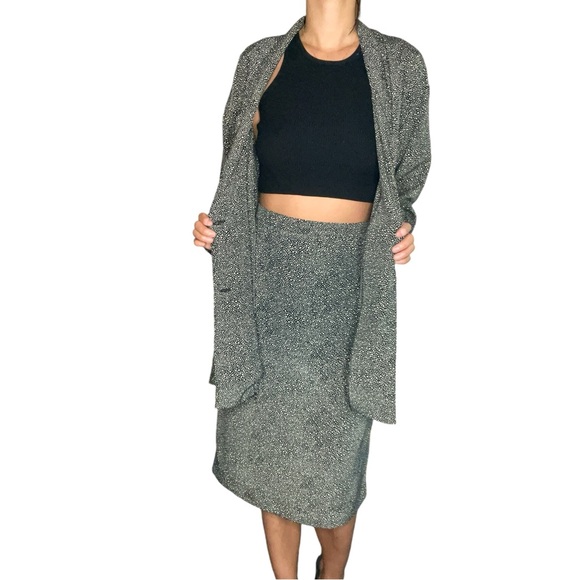 Vintage matching two piece skirt set with button up - Picture 6 of 13